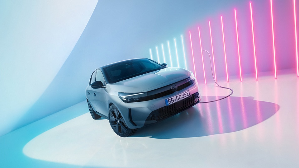Opel Corsa Electric in der Seitenansicht bei den Jetzt Elektro Wochen