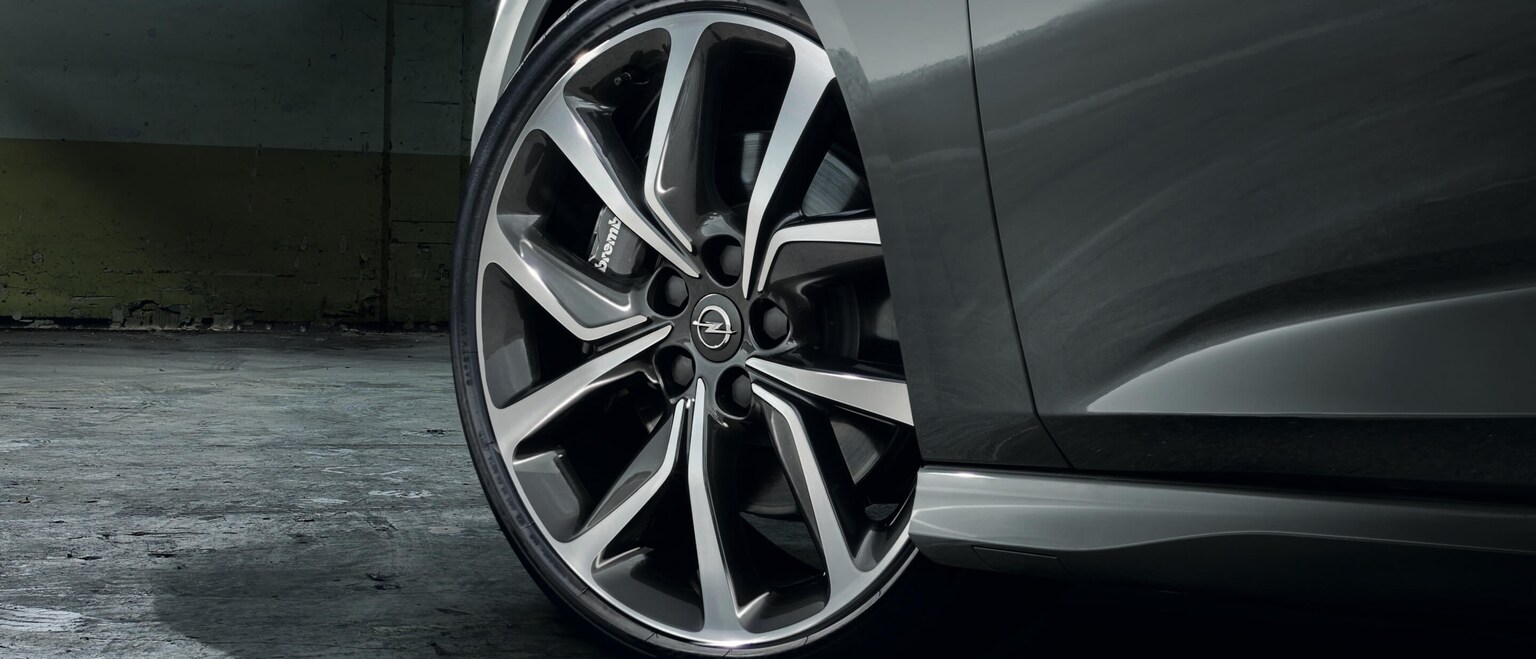 opel_insignia_gsi_brakes_21x9_ins18_e01_150_GSI.jpg
