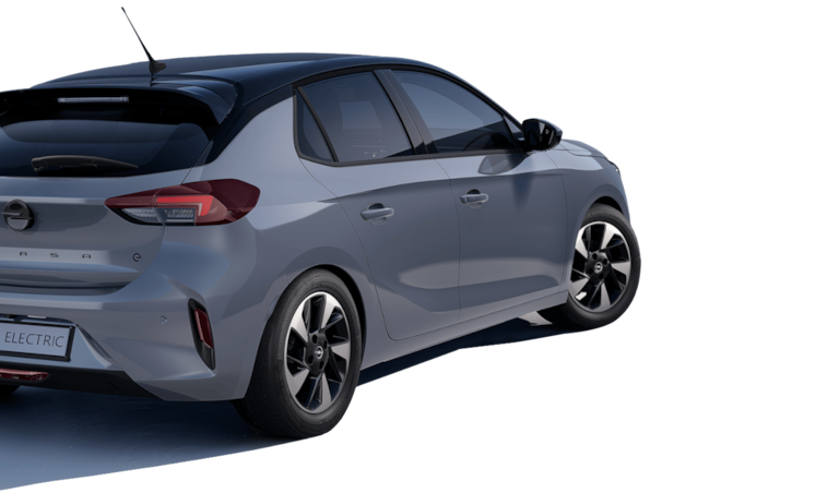 Hintere Seitenansicht eines grauen Opel Corsa mit silbernen Leichtmetallrädern und schwarzem Dach